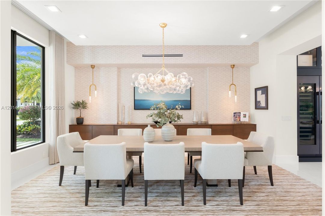 Activo con contrato: $5,700,000 (6 camas, 6 baños, 5260 Pies cuadrados)
