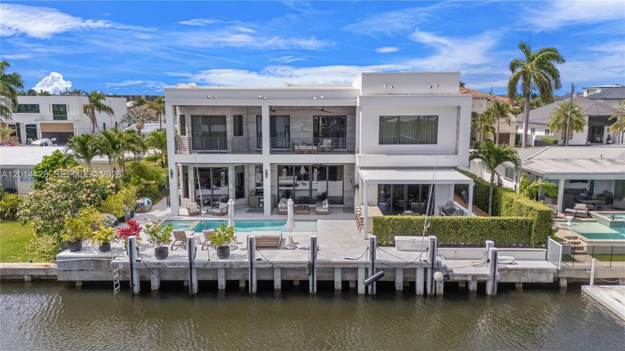 Activo con contrato: $5,700,000 (6 camas, 6 baños, 5260 Pies cuadrados)