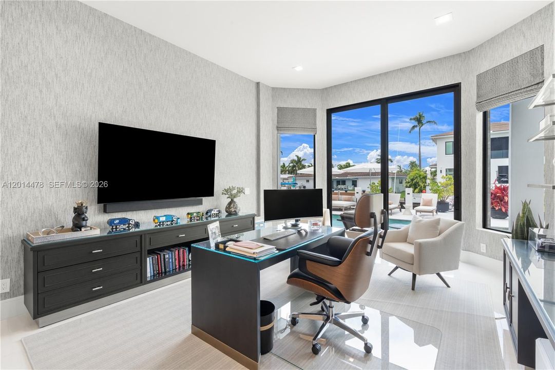 Activo con contrato: $5,700,000 (6 camas, 6 baños, 5260 Pies cuadrados)