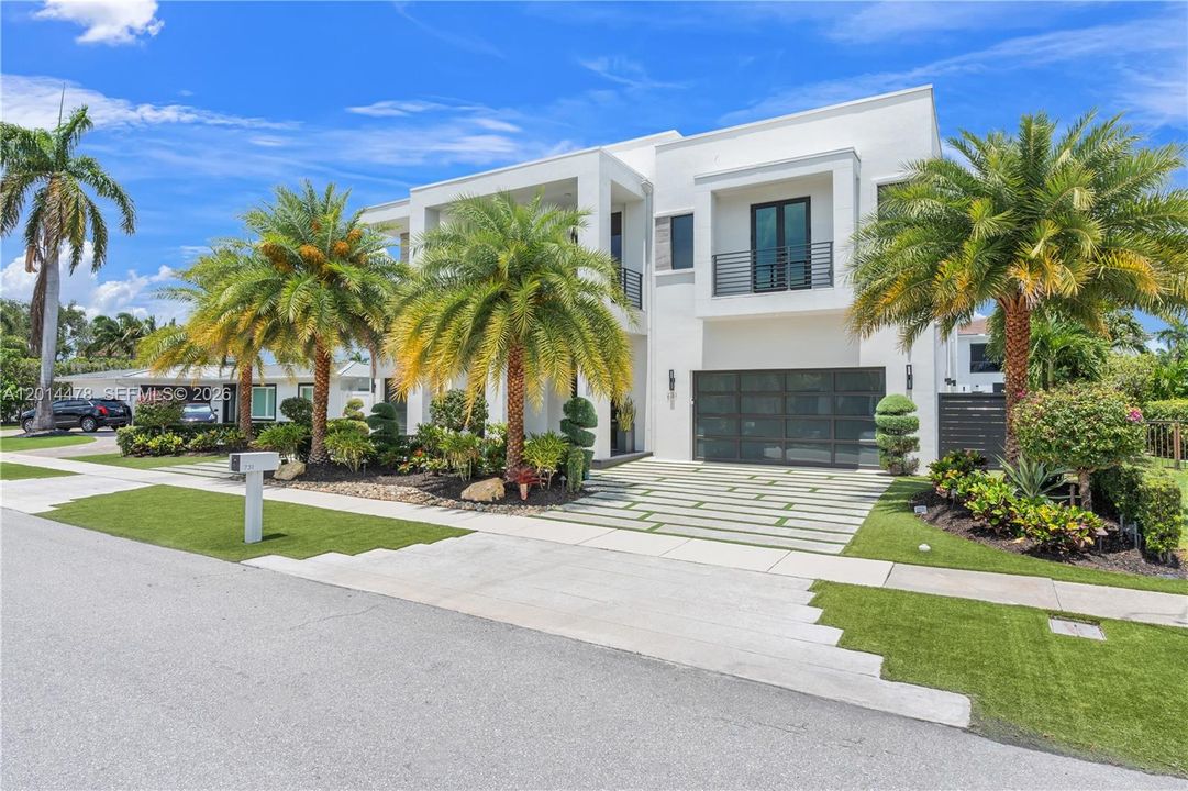 Activo con contrato: $5,700,000 (6 camas, 6 baños, 5260 Pies cuadrados)