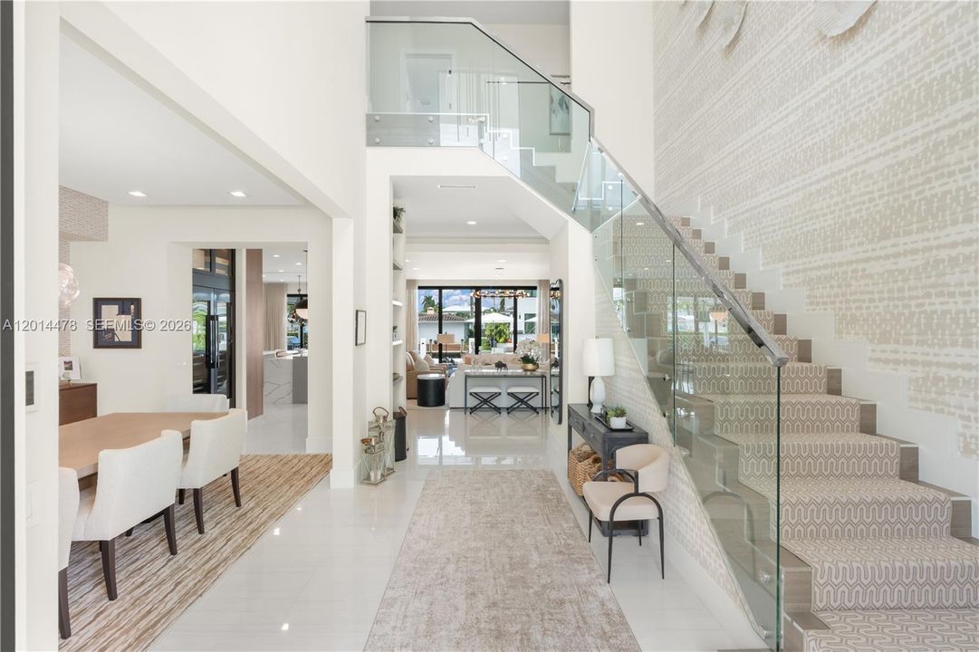 Activo con contrato: $5,700,000 (6 camas, 6 baños, 5260 Pies cuadrados)