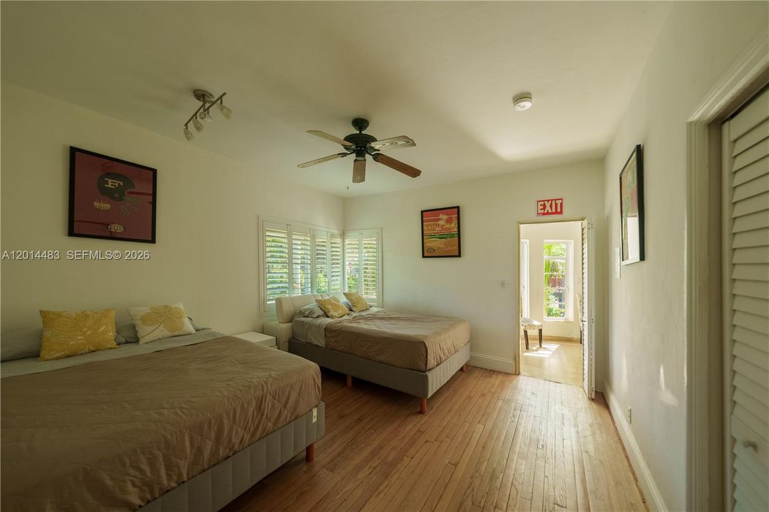 En Venta: $1,499,000 (5 camas, 3 baños, 2821 Pies cuadrados)