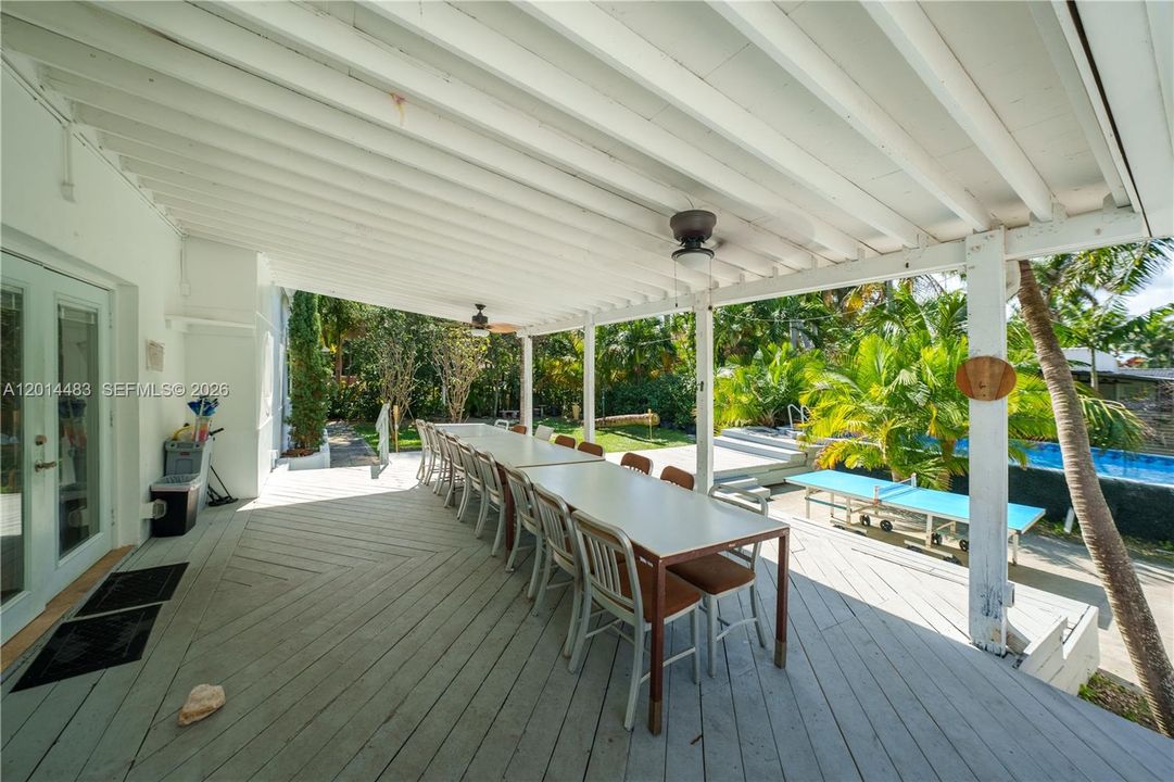 En Venta: $1,499,000 (5 camas, 3 baños, 2821 Pies cuadrados)
