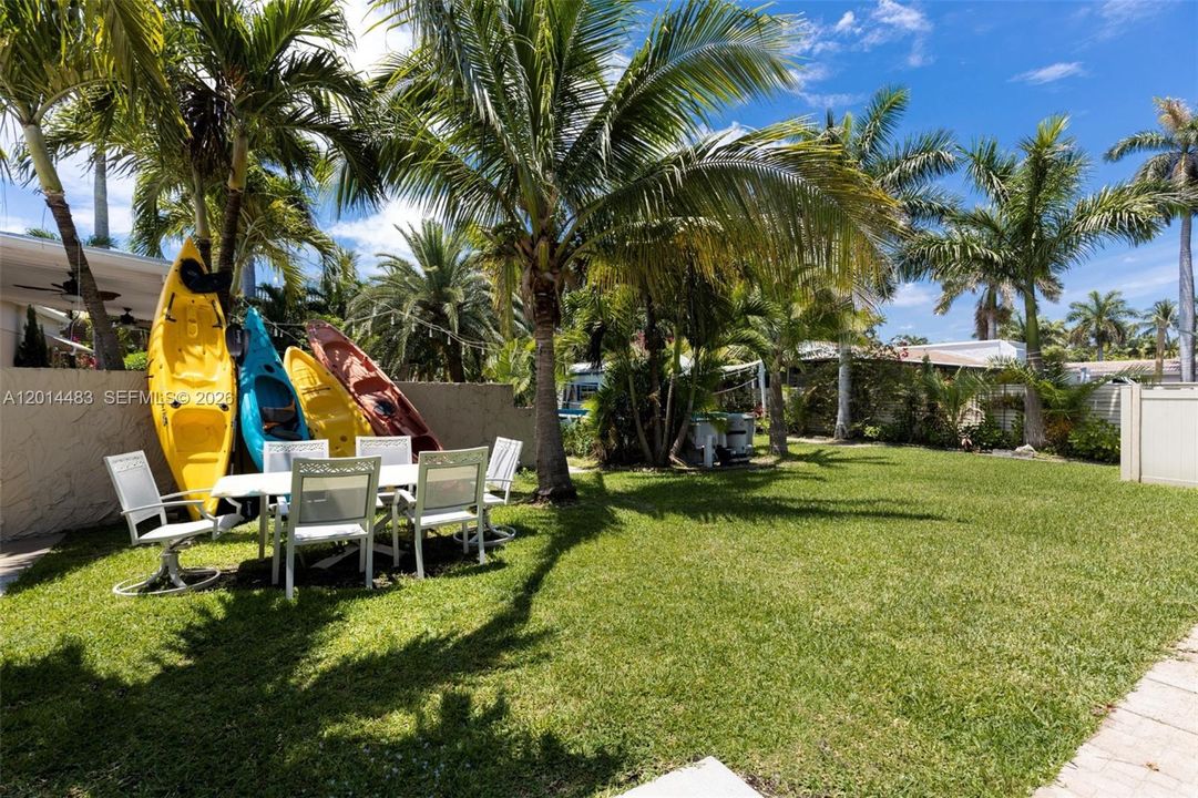 En Venta: $1,499,000 (5 camas, 3 baños, 2821 Pies cuadrados)