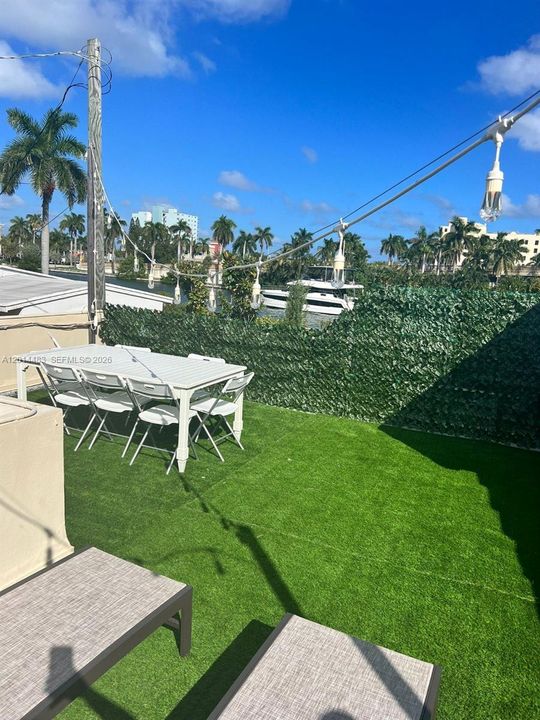 En Venta: $1,499,000 (5 camas, 3 baños, 2821 Pies cuadrados)