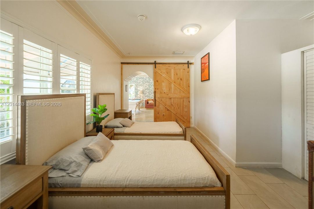 En Venta: $1,499,000 (5 camas, 3 baños, 2821 Pies cuadrados)