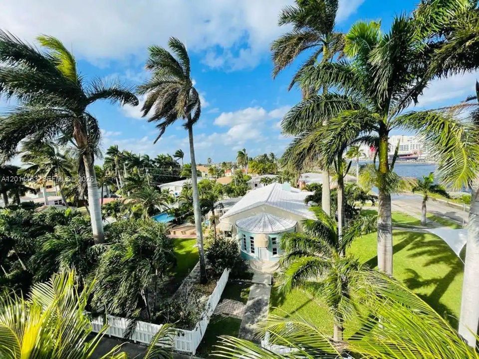 En Venta: $1,499,000 (5 camas, 3 baños, 2821 Pies cuadrados)