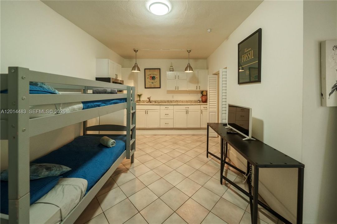 En Venta: $1,499,000 (5 camas, 3 baños, 2821 Pies cuadrados)