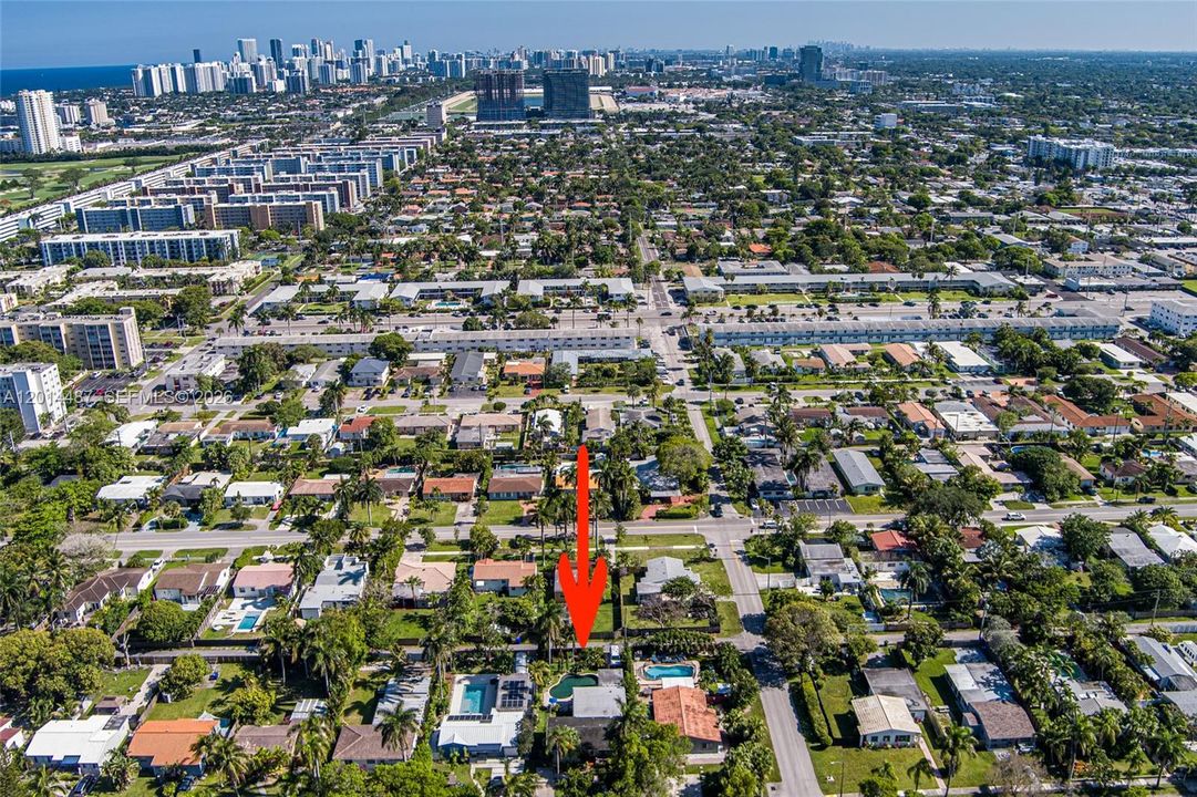 Под контрактом: $560,000 (3 спален, 2 ванн, 1729 Квадратных фут)