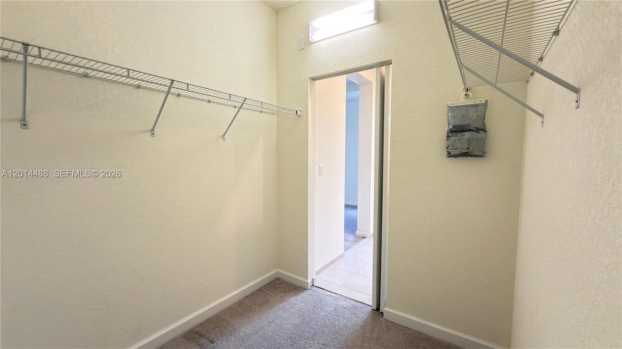 En Venta: $540,000 (3 camas, 2 baños, 1708 Pies cuadrados)
