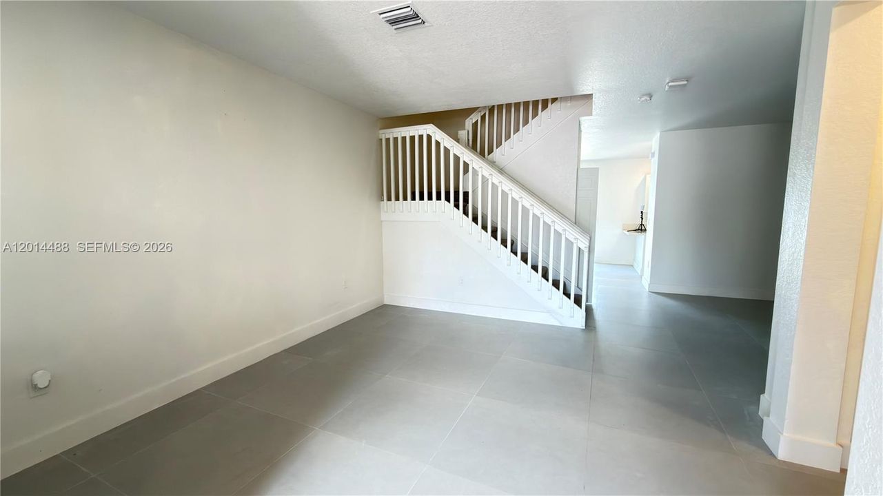 En Venta: $540,000 (3 camas, 2 baños, 1708 Pies cuadrados)