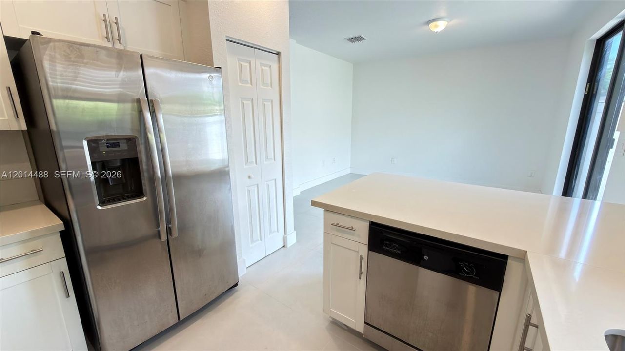 En Venta: $540,000 (3 camas, 2 baños, 1708 Pies cuadrados)