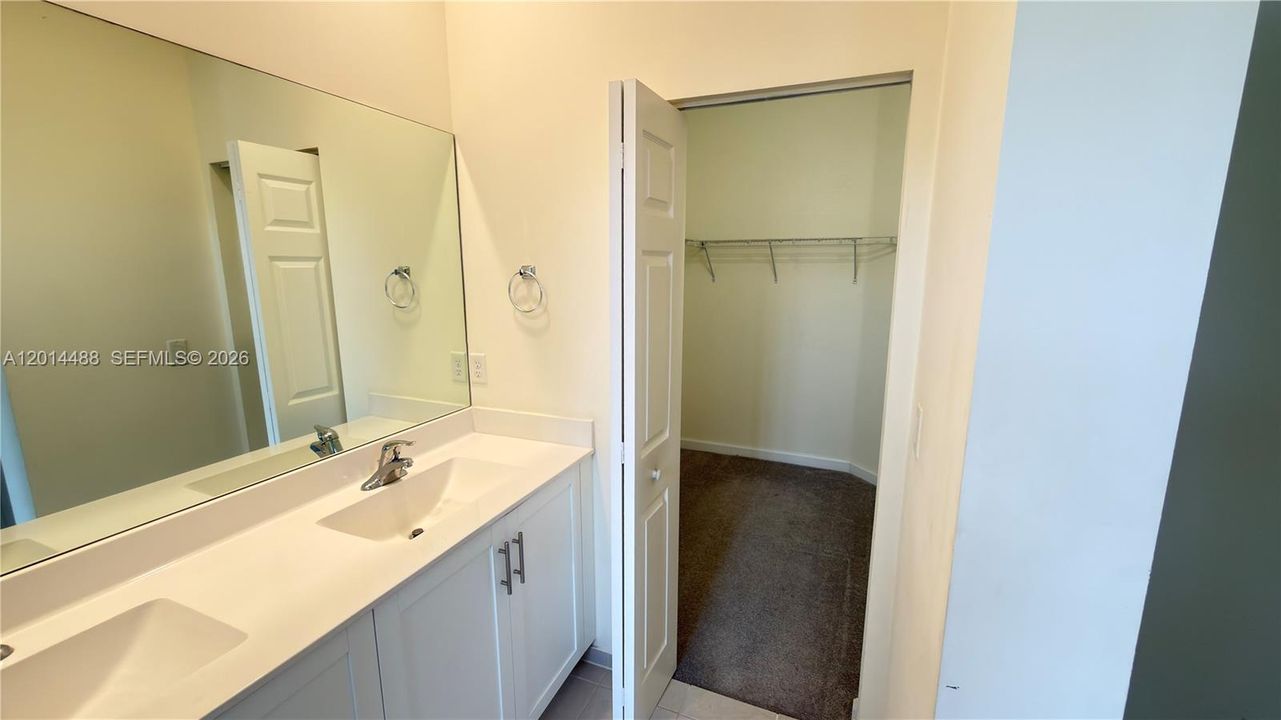 En Venta: $540,000 (3 camas, 2 baños, 1708 Pies cuadrados)