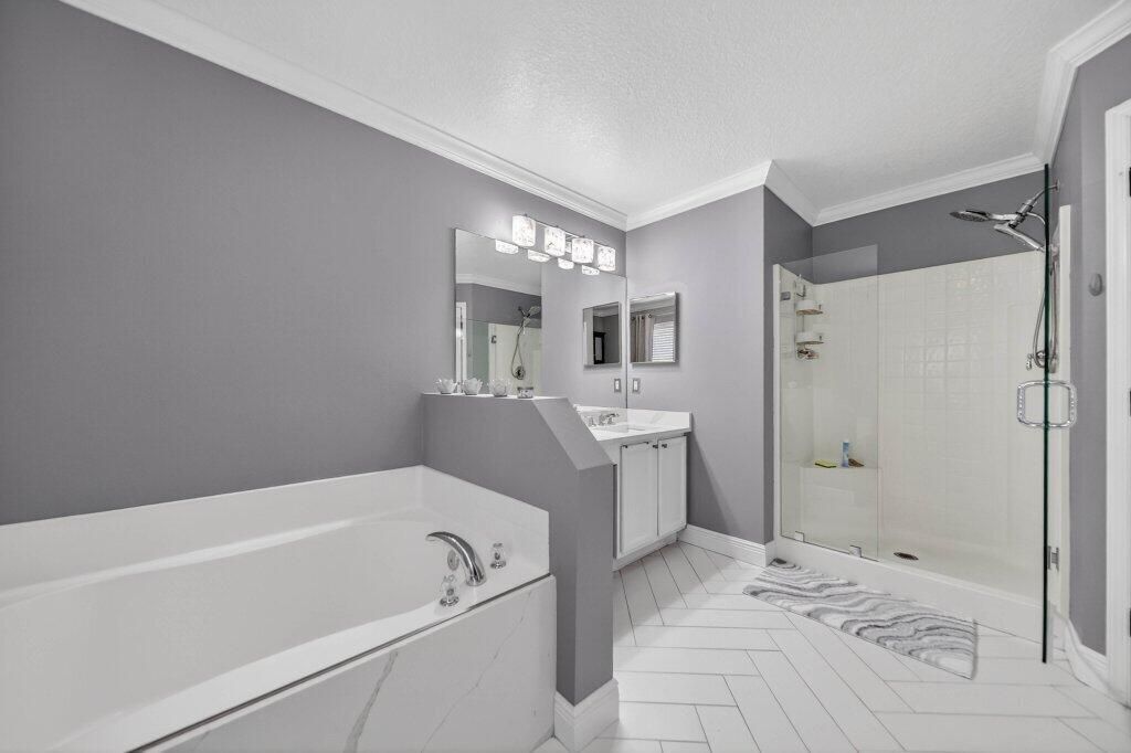 primarybath1.jpg-SMALL