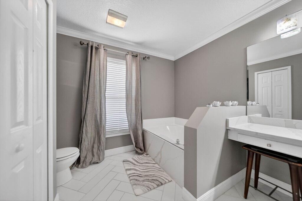 primarybath2.jpg-SMALL