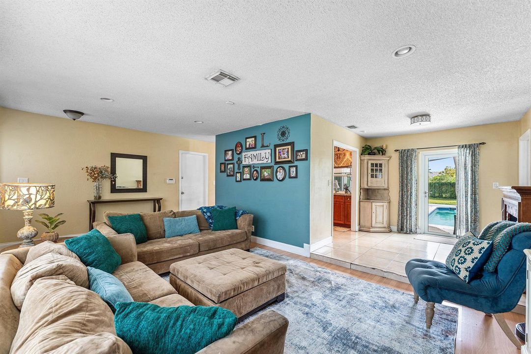 007-3760Northwest112thTerrace-CoralSprin