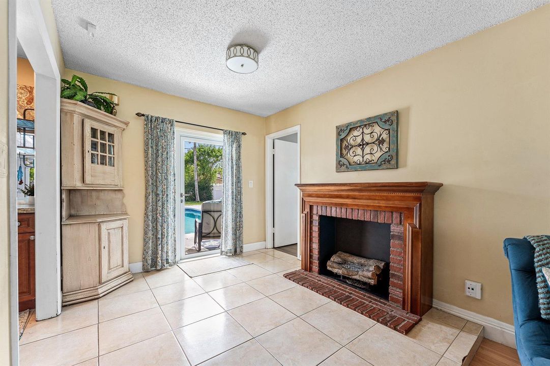 008-3760Northwest112thTerrace-CoralSprin