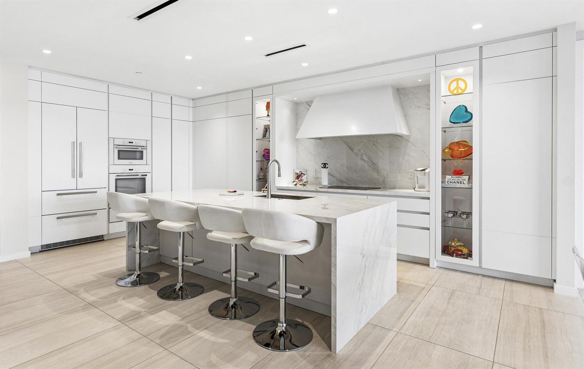 715 - Kitchen