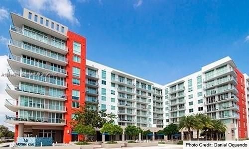 For Sale: $274,900 (1 beds, 1 baths, 726 Square Feet)