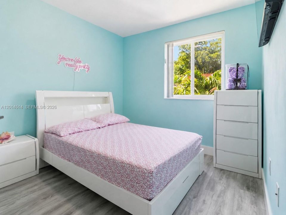 На продажу: $428,500 (3 спален, 2 ванн, 1319 Квадратных фут)