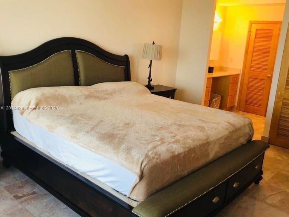 For Sale: $249,000 (2 beds, 2 baths, 1300 Square Feet)