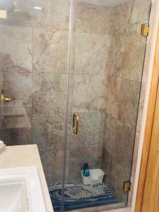 For Sale: $249,000 (2 beds, 2 baths, 1300 Square Feet)