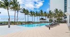 For Sale: $925,000 (1 beds, 1 baths, 720 Square Feet)