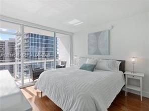 For Sale: $925,000 (1 beds, 1 baths, 720 Square Feet)