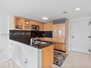 For Sale: $925,000 (1 beds, 1 baths, 720 Square Feet)