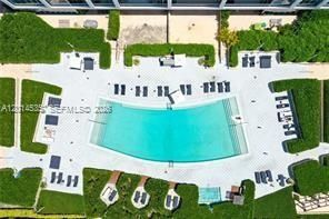 For Sale: $925,000 (1 beds, 1 baths, 720 Square Feet)