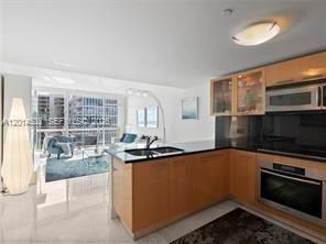 For Sale: $925,000 (1 beds, 1 baths, 720 Square Feet)