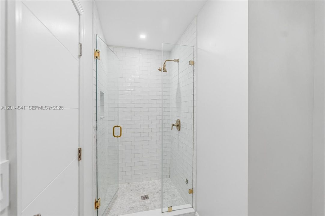 En Renta: $11,500 (4 camas, 3 baños, 2175 Pies cuadrados)