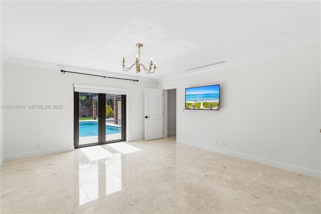Master Bedroom Patio access