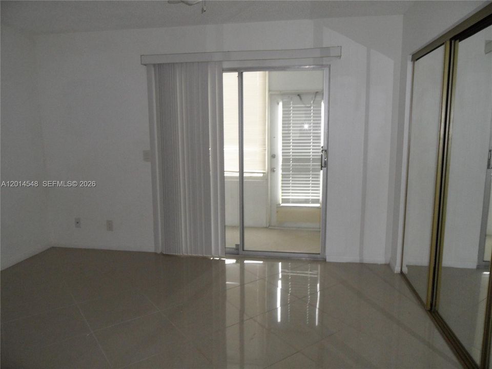 На продажу: $95,900 (1 спален, 1 ванн, 585 Квадратных фут)