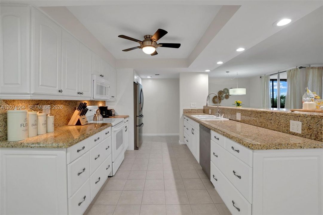 For Rent: $3,500 (2 beds, 2 baths, 1175 Square Feet)