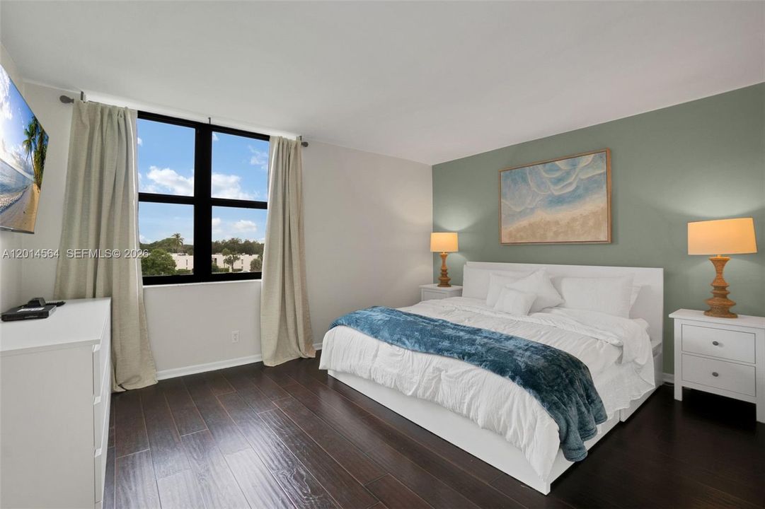 For Rent: $3,500 (2 beds, 2 baths, 1175 Square Feet)