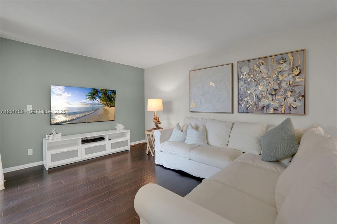 For Rent: $3,500 (2 beds, 2 baths, 1175 Square Feet)