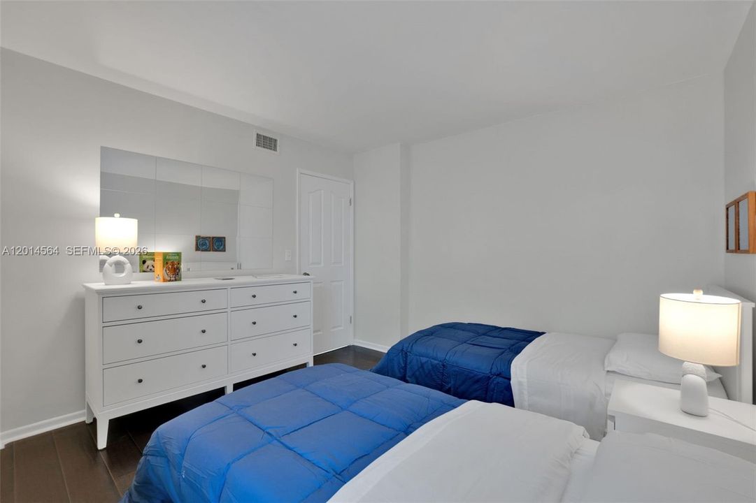For Rent: $3,500 (2 beds, 2 baths, 1175 Square Feet)