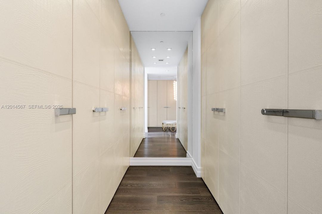 En Renta: $45,000 (3 camas, 6 baños, 4609 Pies cuadrados)