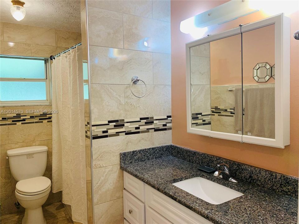 На продажу: $340,000 (4 спален, 3 ванн, 1745 Квадратных фут)