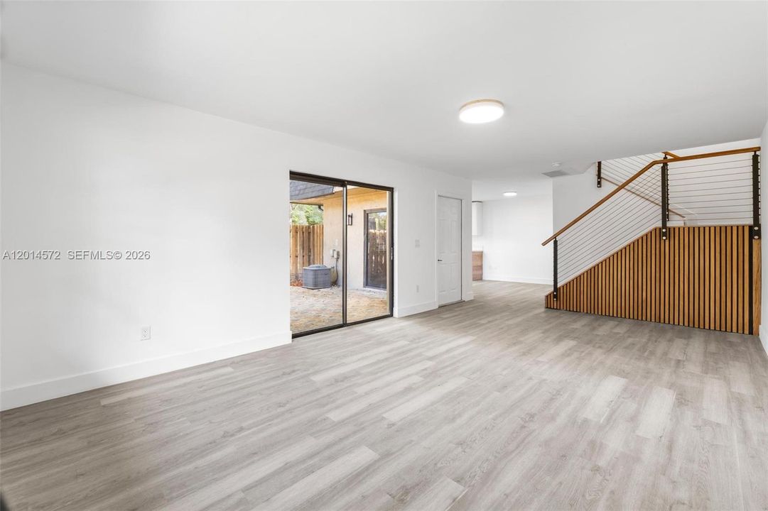 Active With Contract: $359,000 (2 beds, 2 baths, 1302 Square Feet)