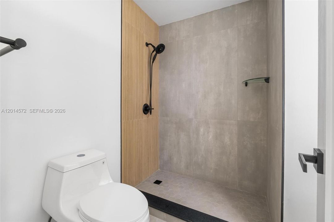 Active With Contract: $359,000 (2 beds, 2 baths, 1302 Square Feet)
