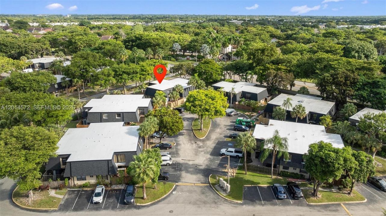 Active With Contract: $359,000 (2 beds, 2 baths, 1302 Square Feet)