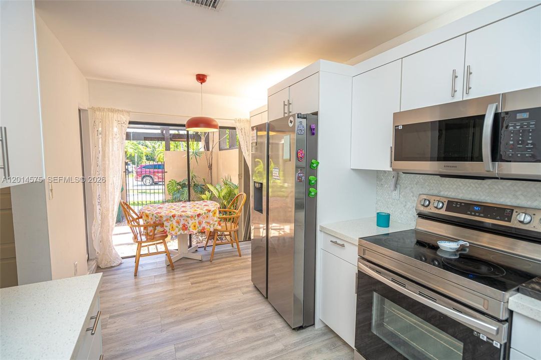 Activo con contrato: $620,000 (3 camas, 2 baños, 1712 Pies cuadrados)