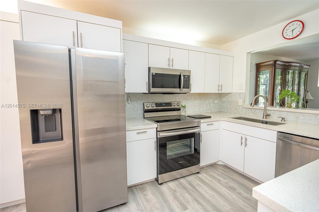 Activo con contrato: $620,000 (3 camas, 2 baños, 1712 Pies cuadrados)