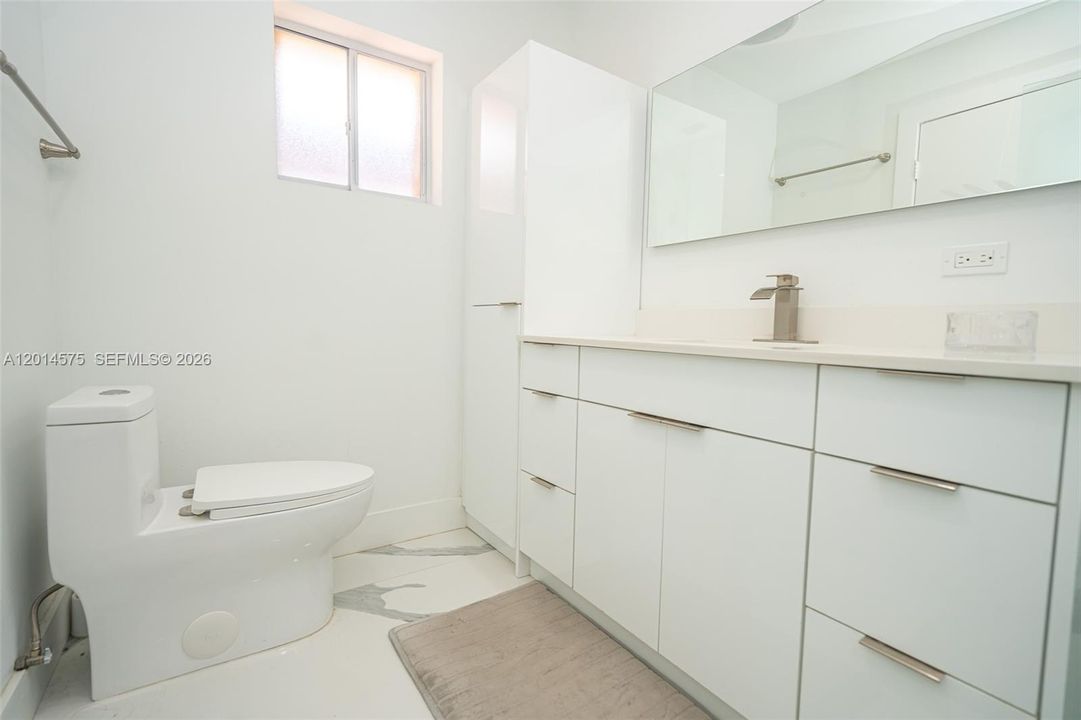Activo con contrato: $620,000 (3 camas, 2 baños, 1712 Pies cuadrados)