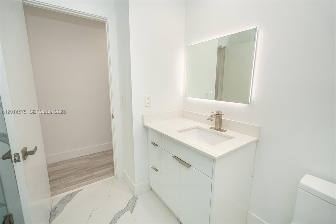 Activo con contrato: $620,000 (3 camas, 2 baños, 1712 Pies cuadrados)