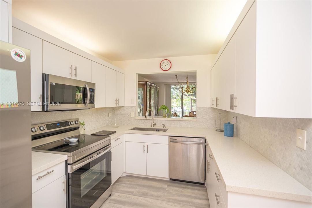 Activo con contrato: $620,000 (3 camas, 2 baños, 1712 Pies cuadrados)