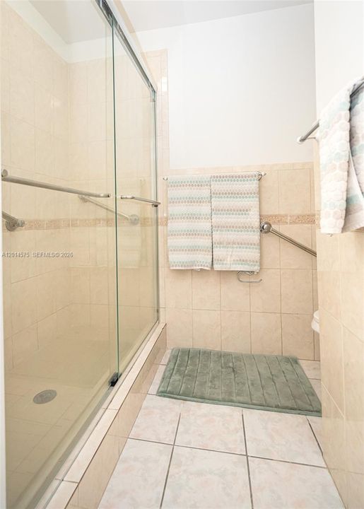 Activo con contrato: $620,000 (3 camas, 2 baños, 1712 Pies cuadrados)