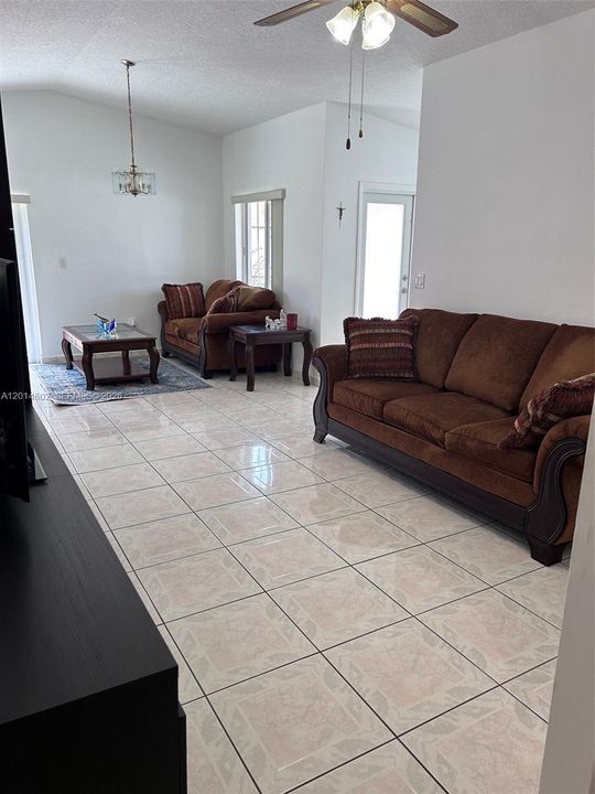 For Sale: $639,000 (3 beds, 2 baths, 1507 Square Feet)
